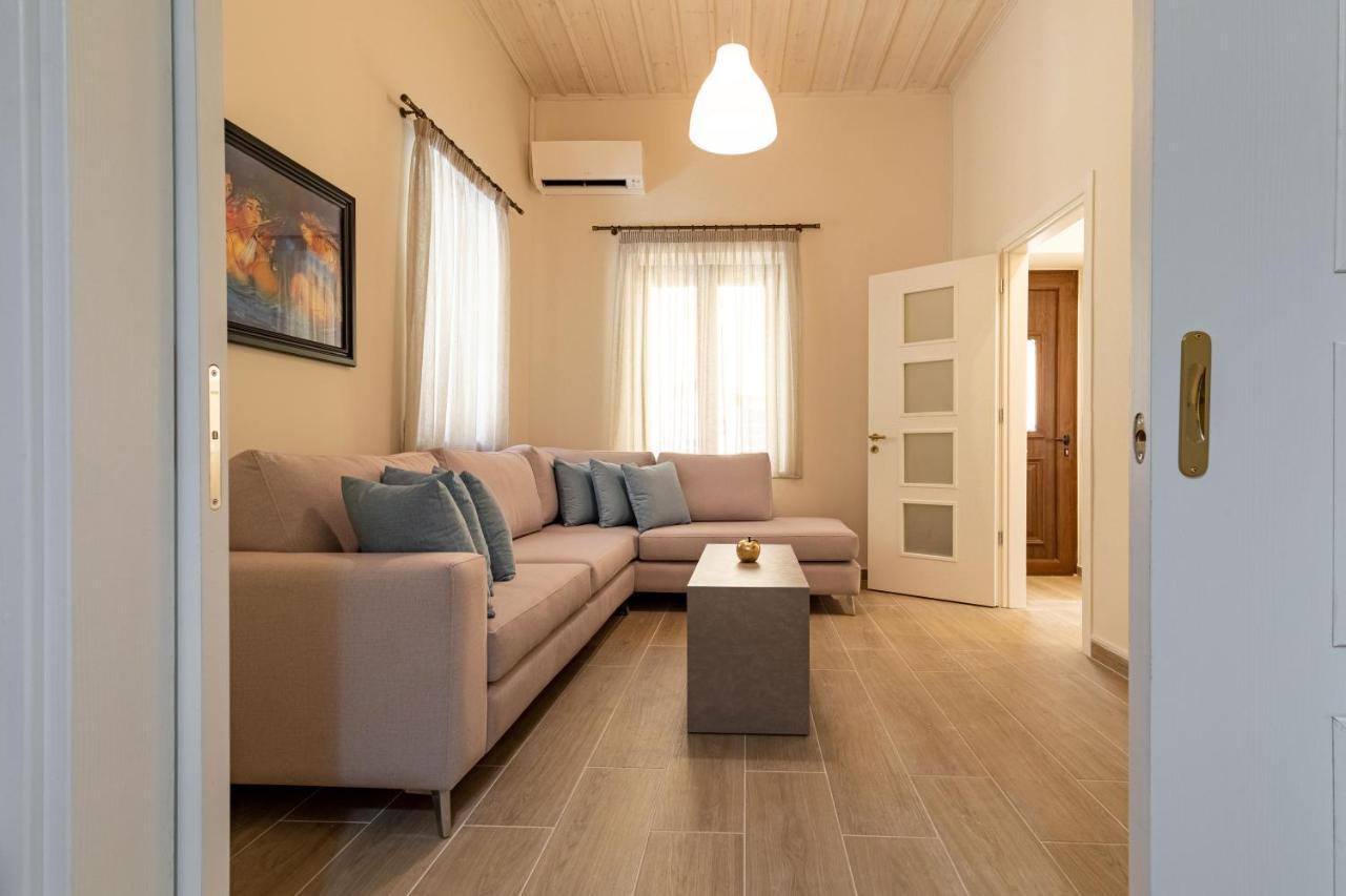 Old Town Apartment นาฟปลิโอ ภายนอก รูปภาพ