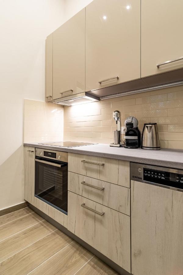 Old Town Apartment นาฟปลิโอ ภายนอก รูปภาพ