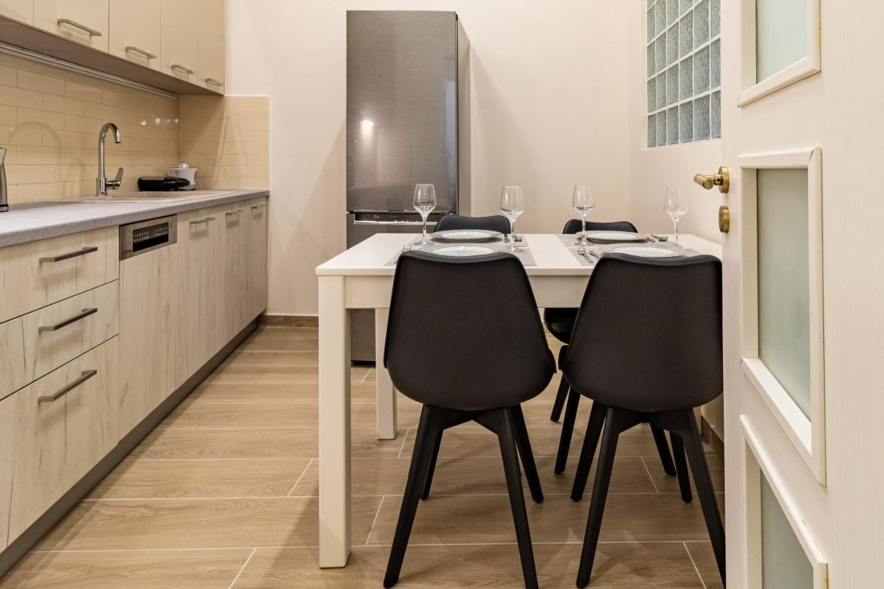 Old Town Apartment นาฟปลิโอ ภายนอก รูปภาพ
